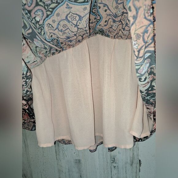 BEBE Blouse - Picture 12 of 12